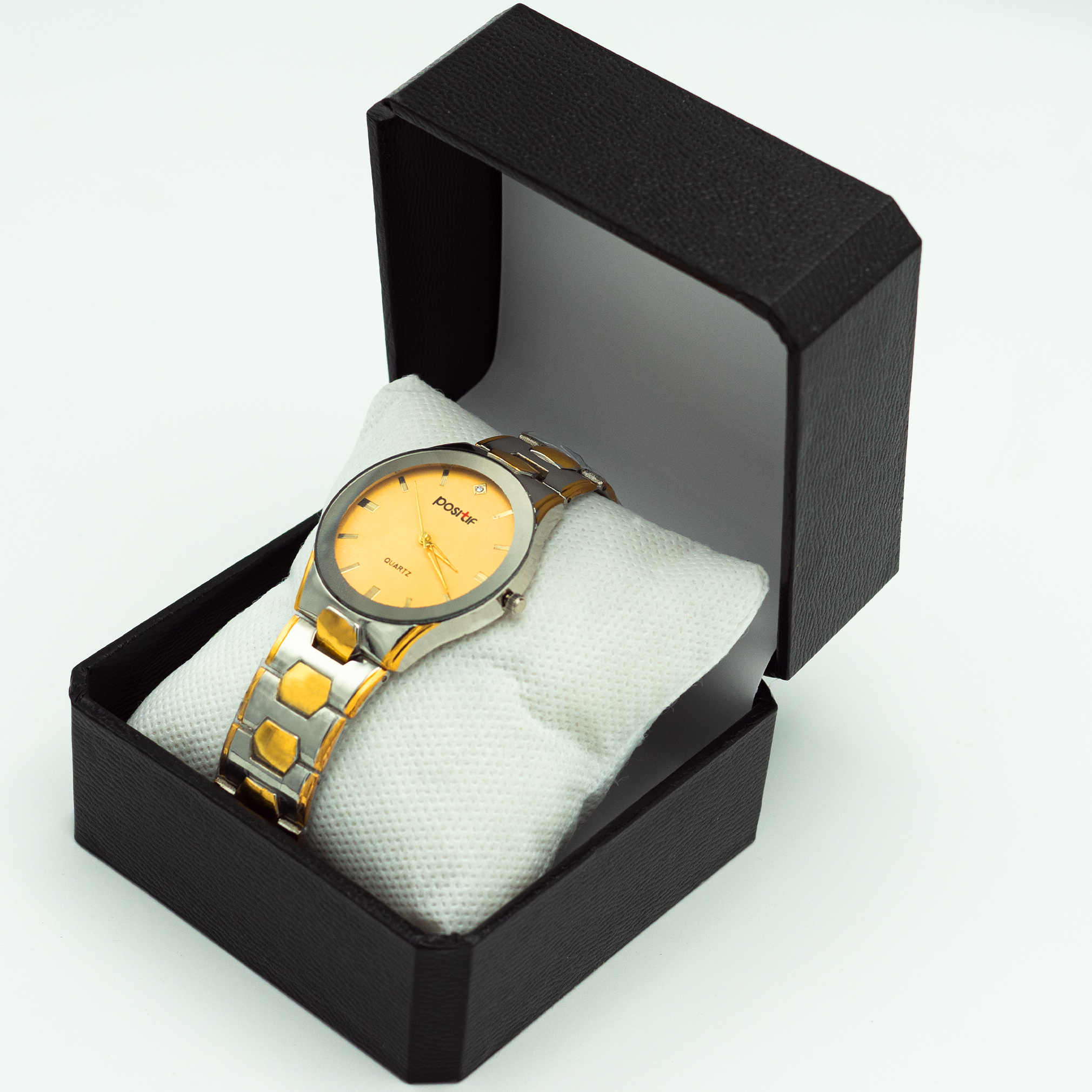 FIZ Stainless Steel Water Resistant Wrist Watch for Men in Sliver and Gold Color FIZ Stainless Steel Water Resistant Wrist Watch for Men in Sliver and Gold Color.